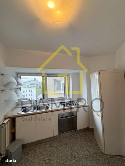 Apartament cu 4 camere semidecomandat în Unirii