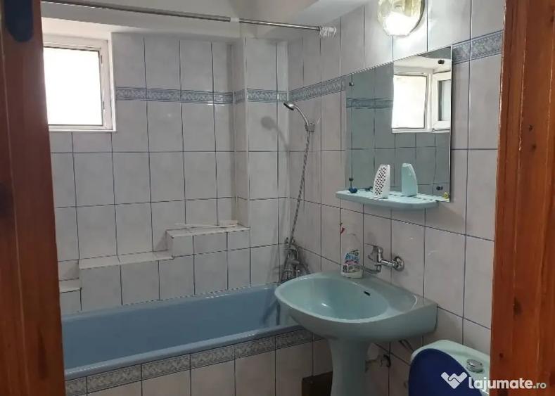 Apartament cu 3 camere decomandat în Obcini