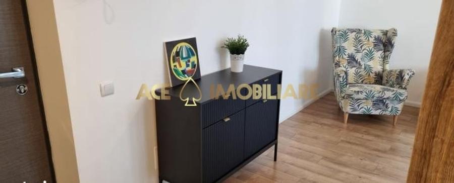Apartament cu 2 camere semidecomandat, mobilat în Regie