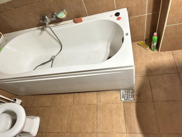 Apartament cu 3 camere decomandat în Tomis Nord