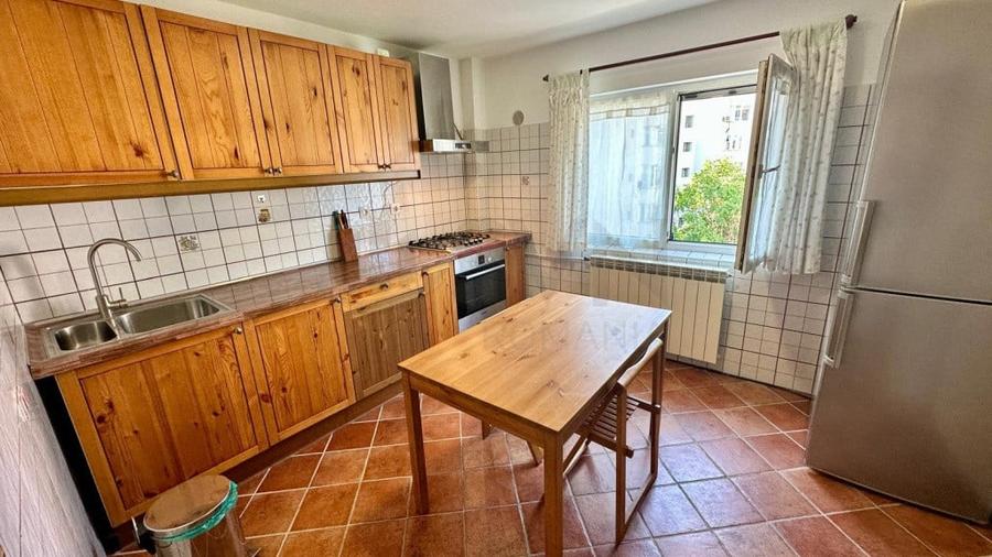 Apartament cu 2 camere decomandat în Decebal