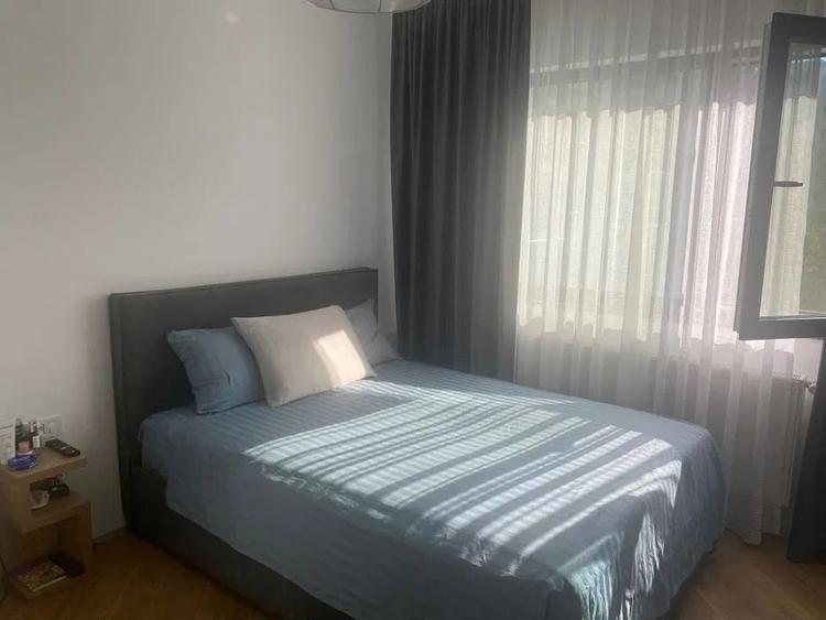 Apartament cu 3 camere semidecomandat, mobilat în Pipera