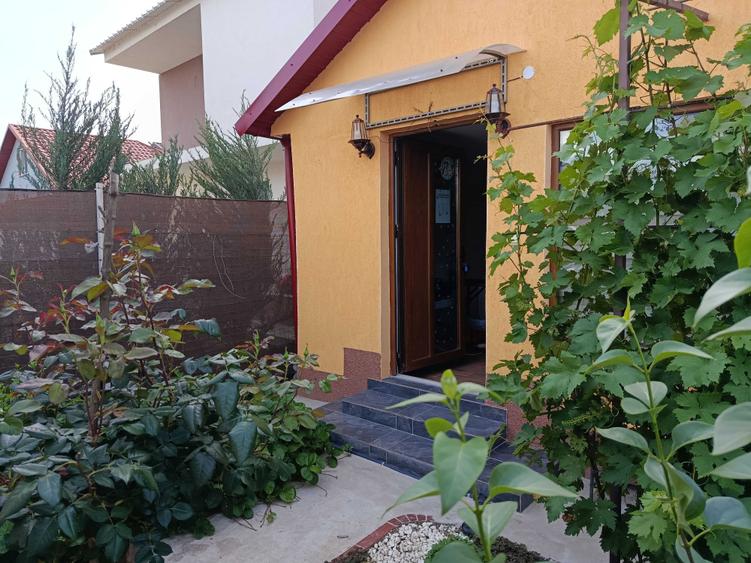 Casă cu 4 camere în Cazasu