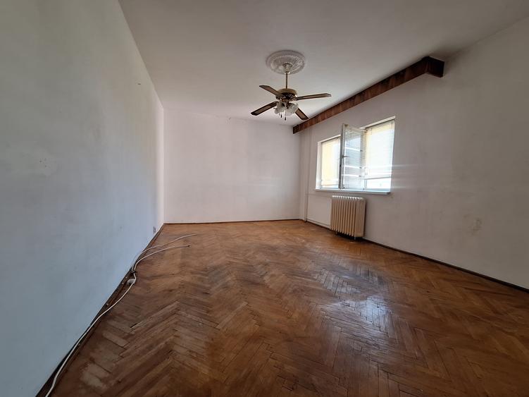Apartament cu 2 camere decomandat în Soarelui