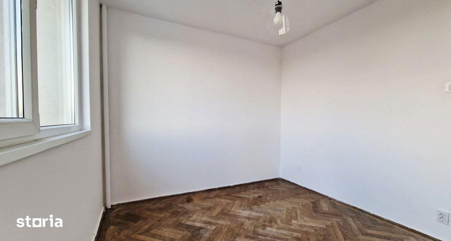 Apartament cu 3 camere decomandat în Floreasca