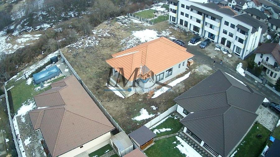 Casă individuală cu 4 camere cu Canalizare în Micești
