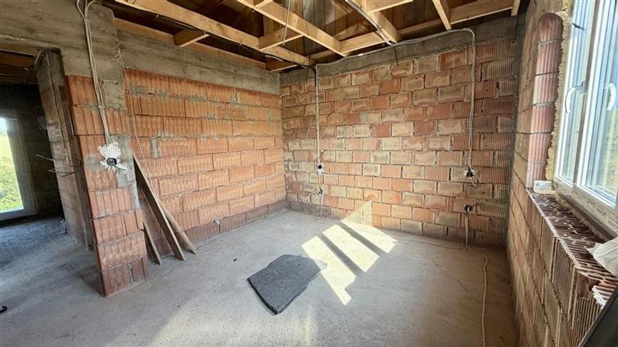 Casă individuală cu 4 camere cu Teren 750 Mp în Popricani