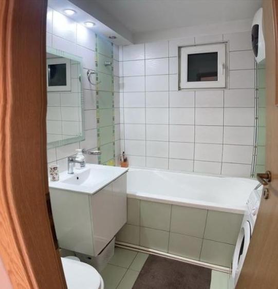 Apartament cu 4 camere, mobilat în Berceni