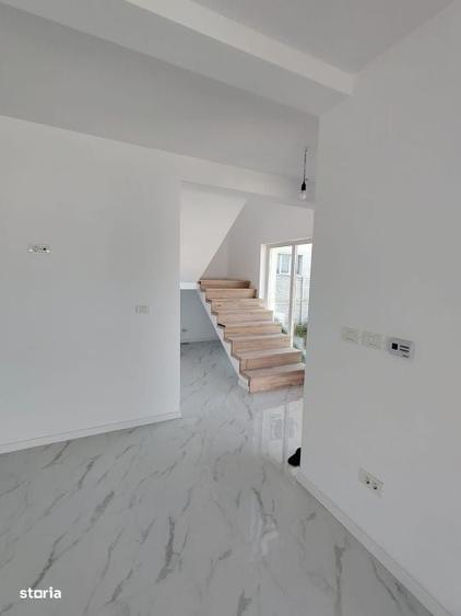 Casă cu 4 camere în Central