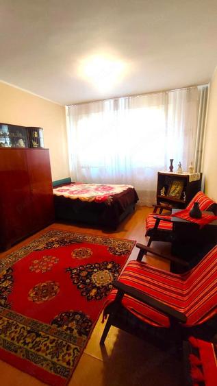 Garsonieră decomandată în Micro 20