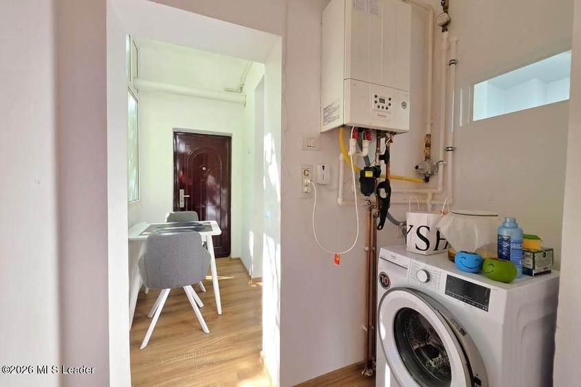 Piata Romana, 4 camere 138 MP total, Etaj 2/9, renovat - utilat, liber - 11
