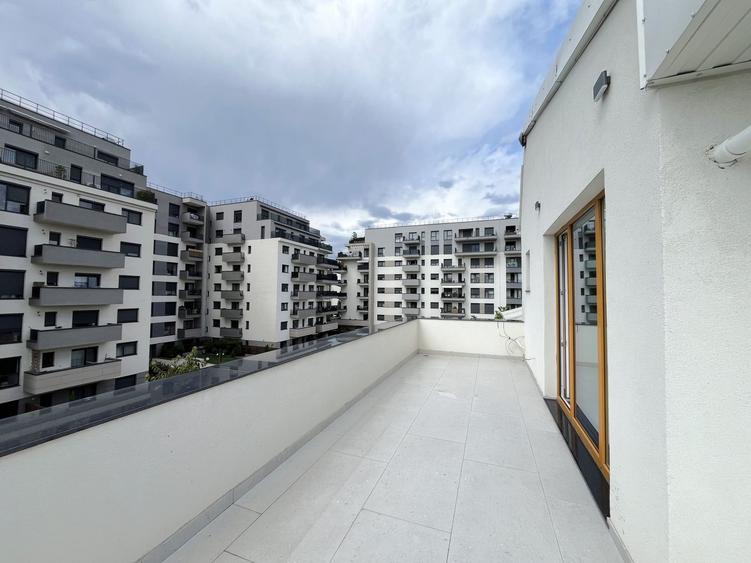 Apartament cu 4 camere semidecomandat în Domenii