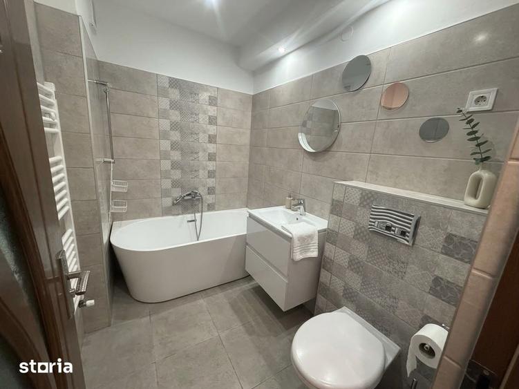 Apartament cu 3 camere semidecomandat în Central