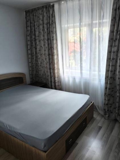 Apartament cu 2 camere decomandat în E3