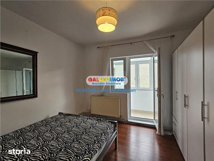 Apartament cu 3 camere decomandat în Micro 12