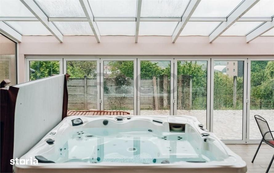 Casă cu 6 camere cu Teren 1397 Mp în Sânmartin