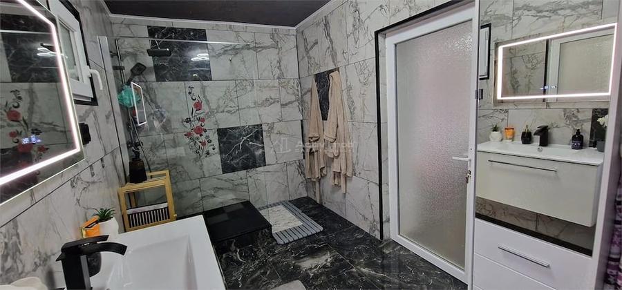 Casă cu Teren 216 Mp în Muncitoresc