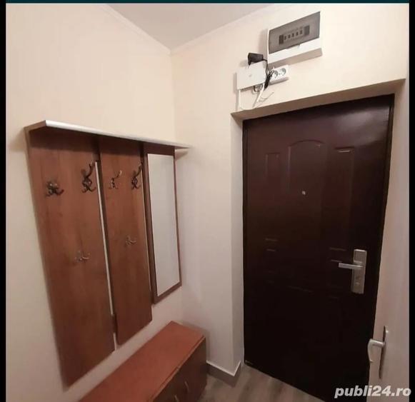 Garsonieră decomandată în Central