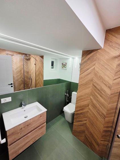 Apartament cu 3 camere decomandat în Universitate