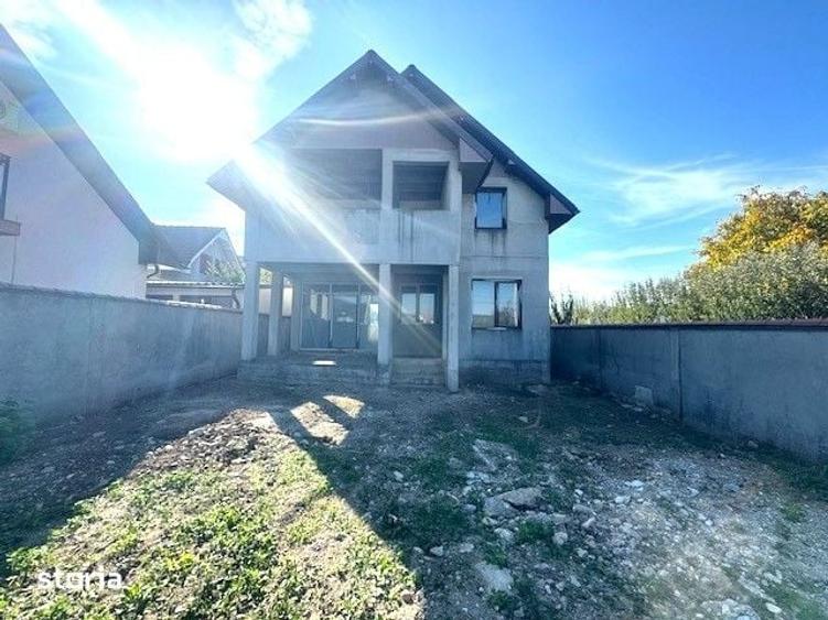 Casă cu 5 camere cu Teren 468 Mp în Central