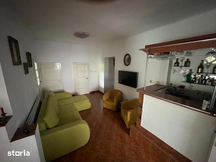 Casă cu 3 camere cu Teren 500 Mp în Central