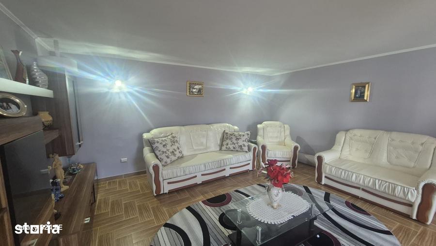 Casă cu 5 camere cu Teren 662 Mp în 1 Mai
