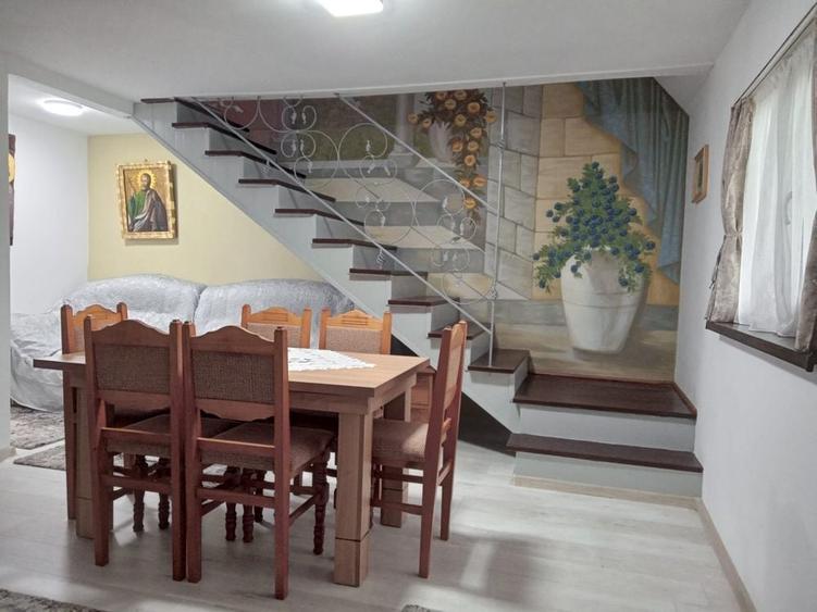 Casă cu 4 camere în Slătioara