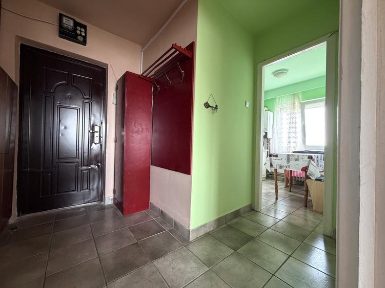 Apartament cu 2 camere decomandat, mobilat în Dacia