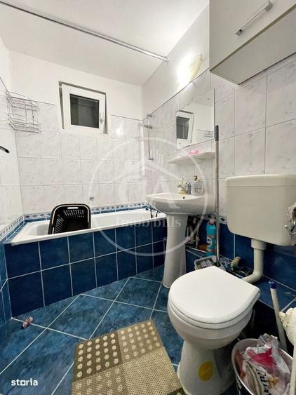 Apartament cu 3 camere decomandat în Rogerius