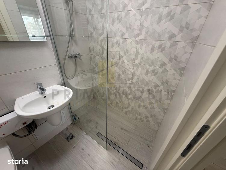 Apartament cu 2 camere decomandat în Hala Centrală