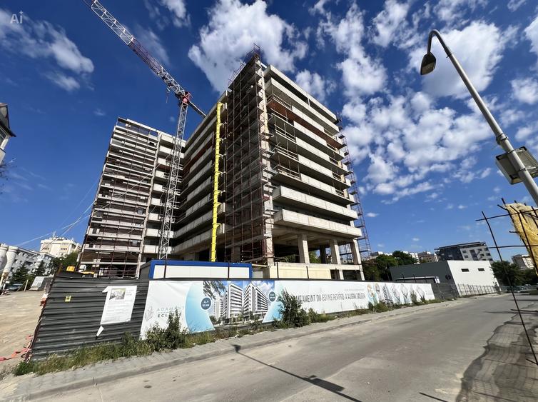 Apartament cu 3 camere semidecomandat în Nicolina