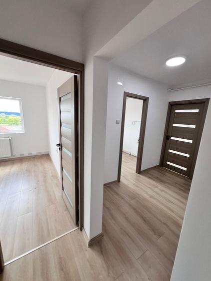Apartament cu 2 camere decomandat în Km 5