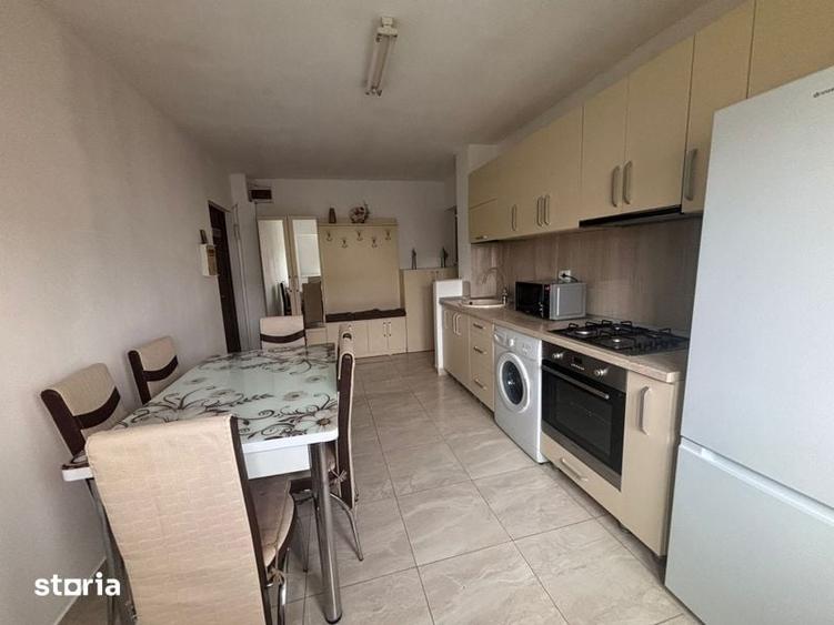 Apartament cu 2 camere decomandat în Micro 17