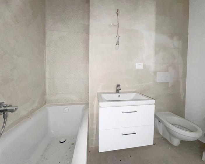 Penthouse cu 3 camere decomandat în Aradului