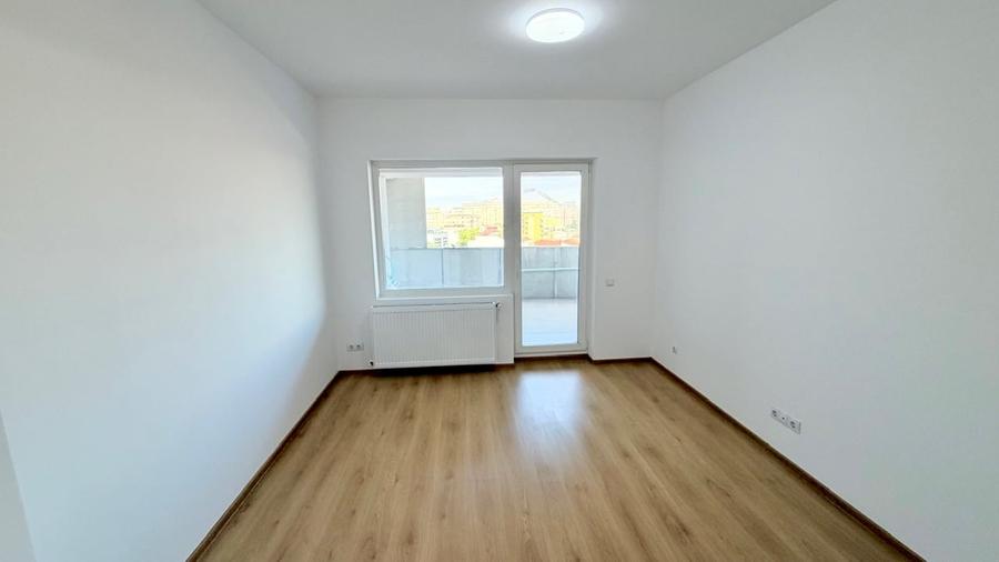 Apartament cu 4 camere semidecomandat în 13 Septembrie