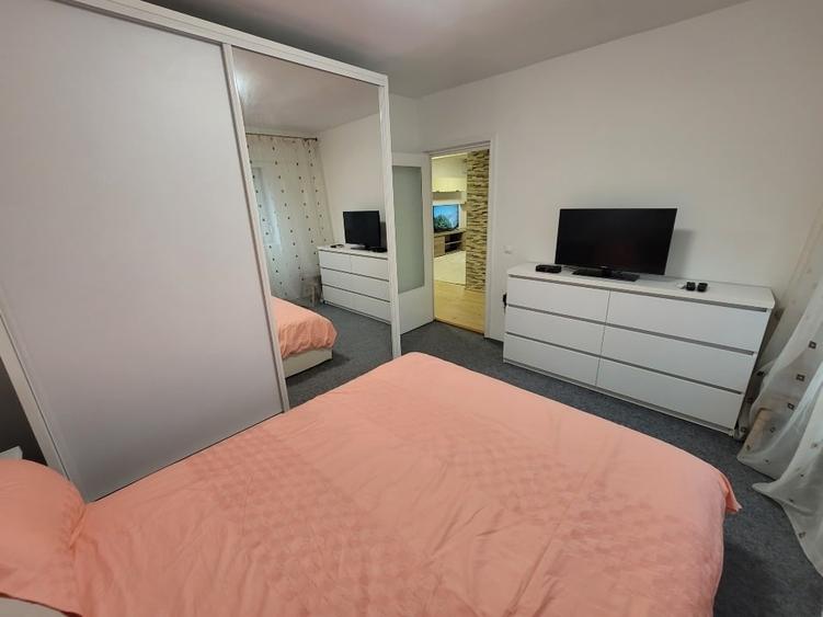 Apartament cu 4 camere decomandat în Rogerius