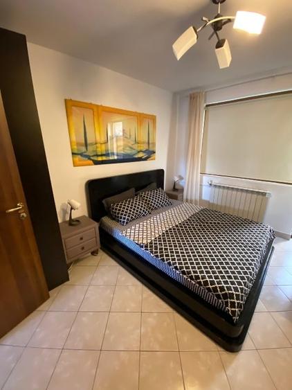 Apartament cu 3 camere semidecomandat, mobilat în Unirii
