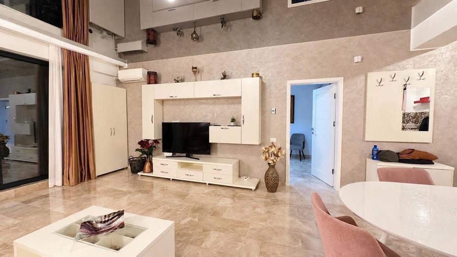 Apartament cu 2 camere semidecomandat în Central