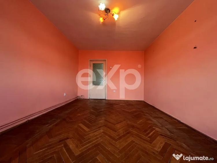Apartament cu 3 camere decomandat în Central