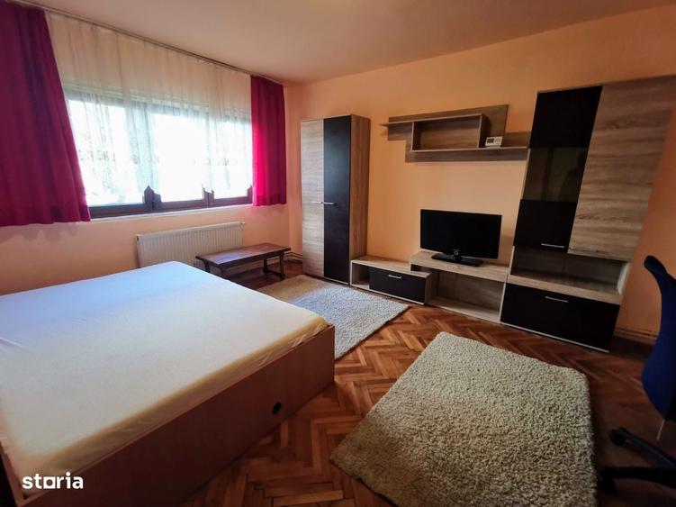 Garsonieră decomandată în Girocului