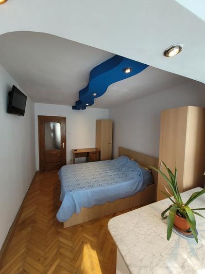Apartament cu 3 camere semidecomandat în Bartolomeu
