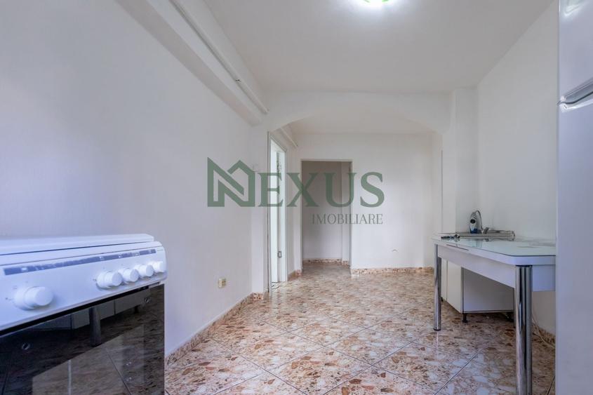 Apartament cu 3 camere decomandat, mobilat în Mioriței