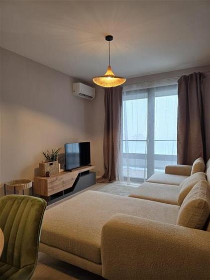 Apartament cu 2 camere semidecomandat, mobilat în Mărăști