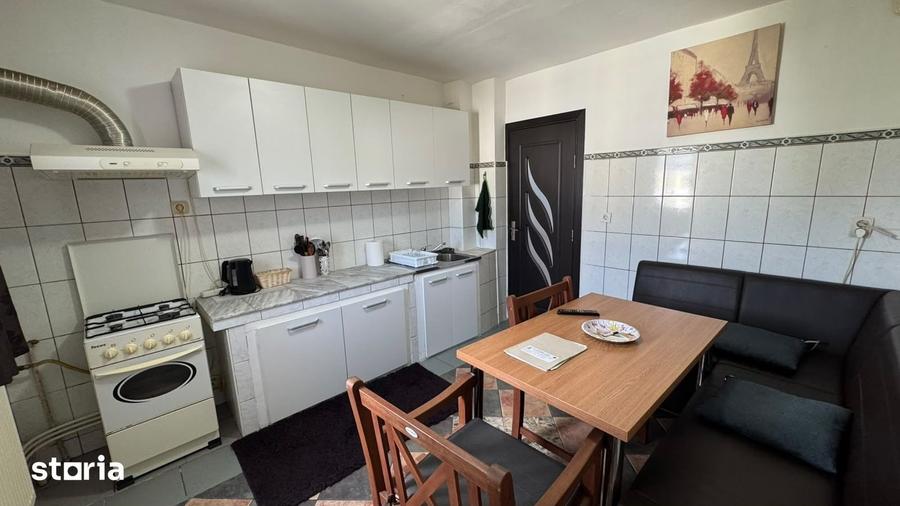 Apartament cu 2 camere decomandat în Energiei