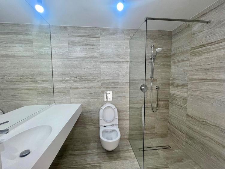 Apartament cu 3 camere decomandat în Barbu Văcărescu
