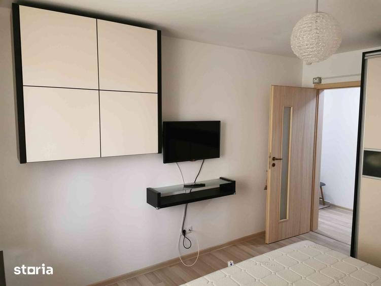Apartament cu 2 camere decomandat, mobilat în Tractorul