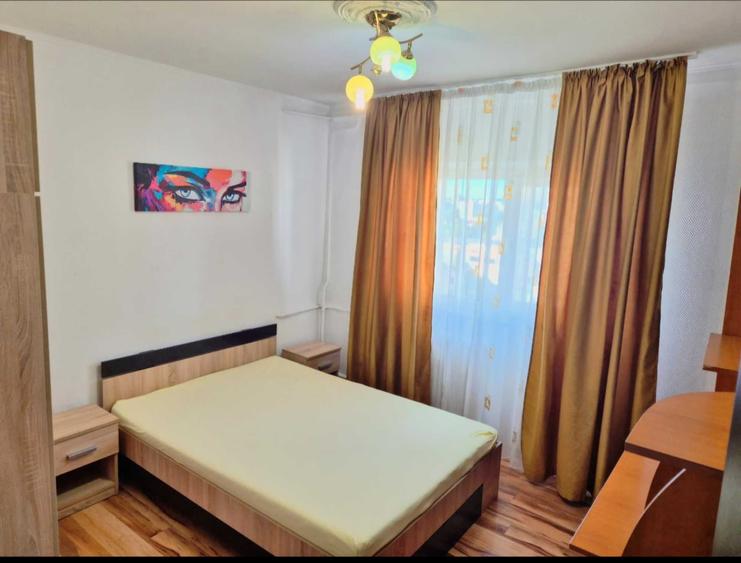 Apartament cu 3 camere decomandat în Obor