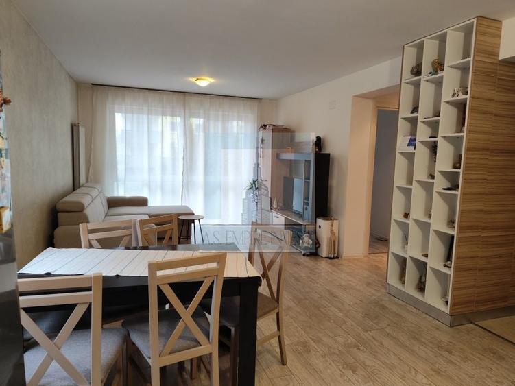 Apartament cu 2 camere semidecomandat, mobilat în Tractorul