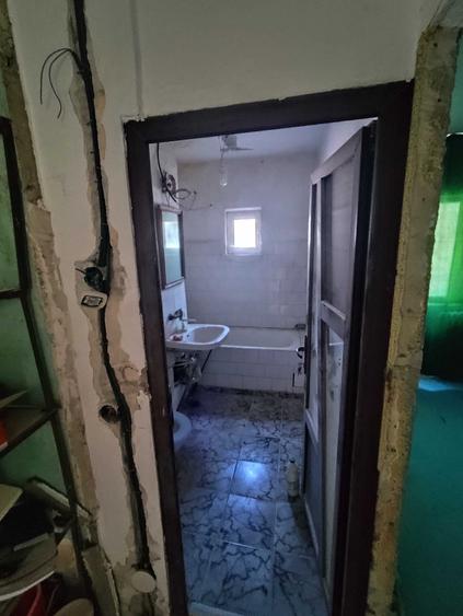Apartament cu 3 camere decomandat în Crihala