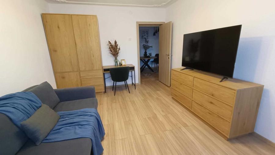 Apartament cu 2 camere decomandat în Central